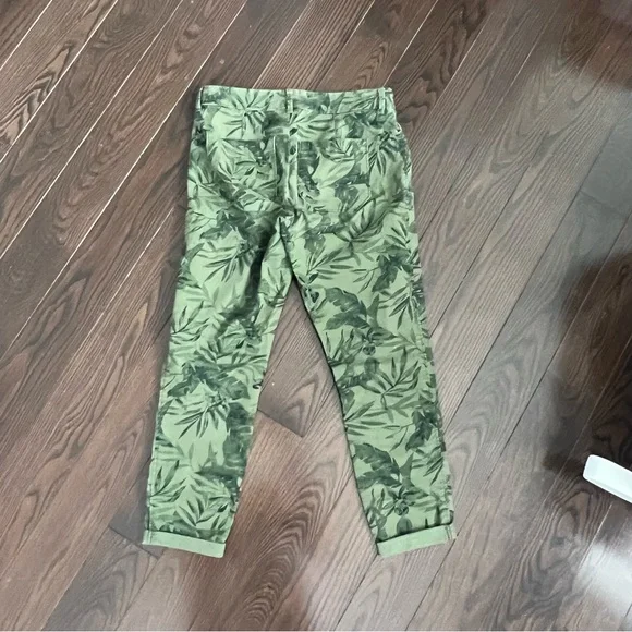 Old navy pixie pants - Picture 2 of 4